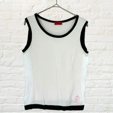 선프레르 테두리 슬리브리스 원 포인트 자수 코튼 100%