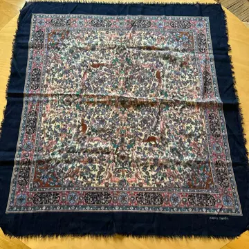 피에르 가르뎅 스카프