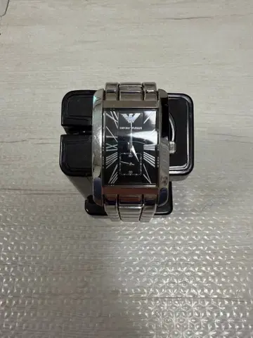 엠포리오 아르마니 쿼츠 시계 실버