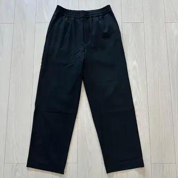 UNIQLO:C 이지 와이드 테이퍼드 팬츠 블랙 M 사이즈 25AW