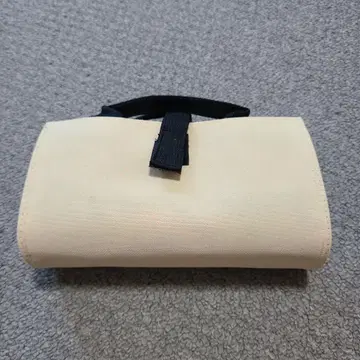 크림색 나일론 수납 파우치