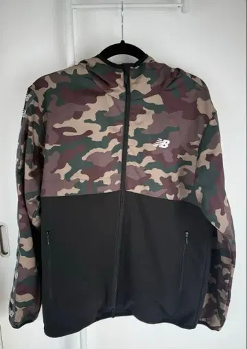 New Balance 카모플라쥬 나일론 자켓