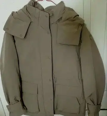 시착만 한 상품 유니클로 UNIQLO 하이브리드 다운 코트 베이지 M