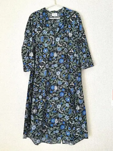 yuni 유니 파랑 꽃무늬 원피스 넉넉하고 고급스러운 실루엣