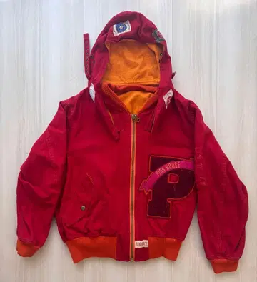 Pink house 빨간색 후드 부착 코튼 점퍼