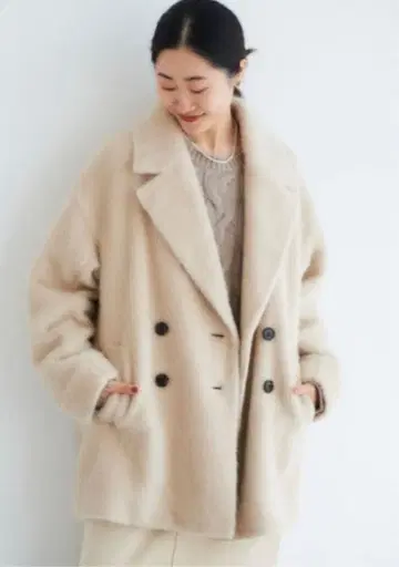 르 쿠르 블랑 샤기 더블 테일러 코트