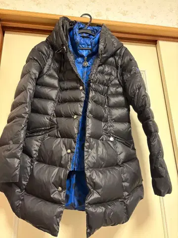 그레이 다운 자켓 후드 부착