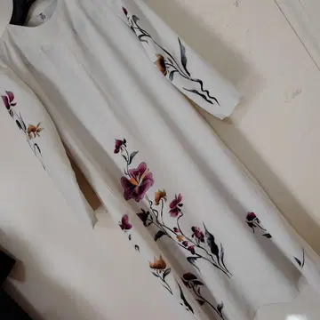 화이트 옅은 아이보리 꽃무늬 호몬기 리메이크 A라인 롱 원피스