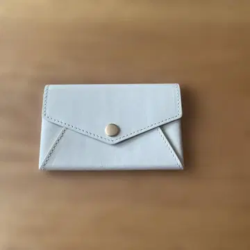 북유럽 생활 잡화점에서 구매한 가죽제 화이트 봉투형 카드 케이스