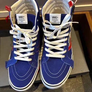 VANS Sk8-Hi 지퍼 달린 스니커즈 28