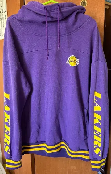 레이커스 맨투맨 사이즈 L