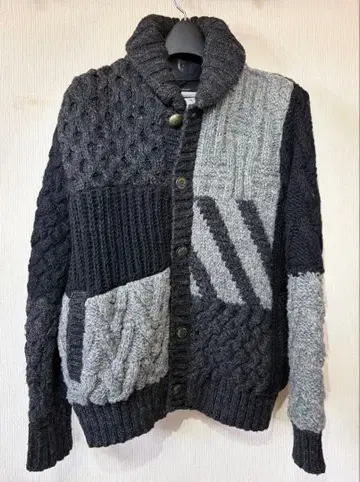 그레이 계열 패치워크 니트 가디건