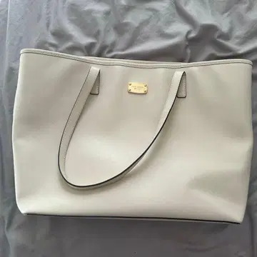 화이트 토트백 합성 피혁