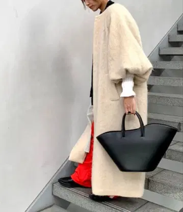 uhr 롱 코트 볼륨 슬리브