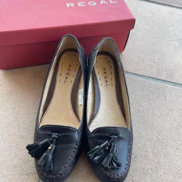 REGAL 블랙 가죽 태슬 포함