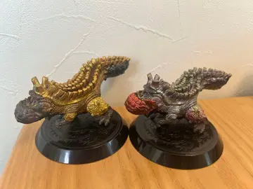 몬헌 피규어 우라간킨 세트 가격 인하 협상 가능합니다