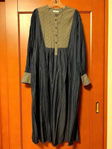 [ idem ] chambray x flower onepiece