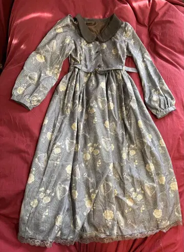 axes femme 그레이 꽃무늬 롱 원피스