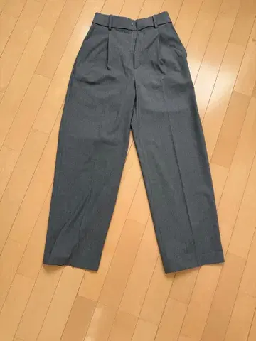 유니클로 턱 와이드 팬츠 그레이 XS