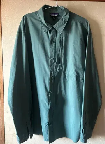 그린 긴팔 셔츠 포켓 부착