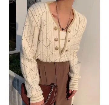 아이보리 버튼 니트 스웨터 L