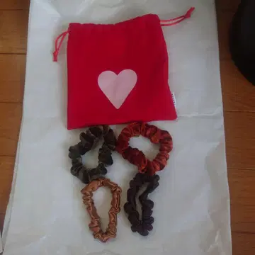 TRESSE ASSORT 4pc 모듬 스크런치