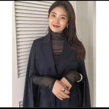 [ 몇 시간 착용만 ] anuans 아뉴앙스 플레어 슬리브 슬릿 자켓