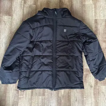 블랙 후드 부착 다운 자켓