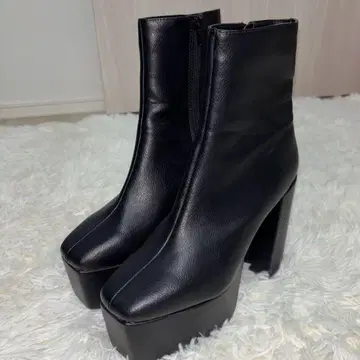 [미사용 새상품] EVRIS 레더라이크 청키 부츠 L 블랙 통굽