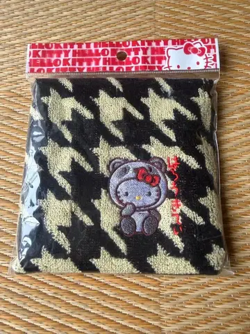 산리오 HELLOKITTY 자카드 타월 하운드투스 체크 패턴