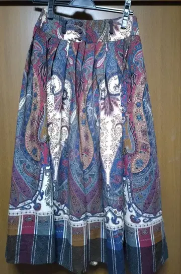 VIVAT 페이즐리 무늬 플레어 스커트 9호 새상품급