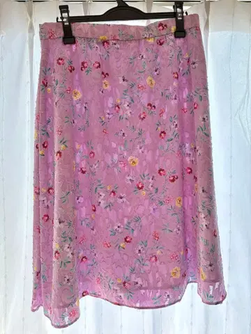 [1회 착용만 새상품급] 퀸즈 코트 빅 사이즈 6 꽃무늬 스커트