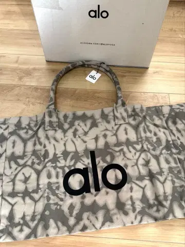선착순 택 포함 정품 ALO Yoga 토트백 그레이 미사용 새상품