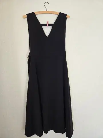 스콧 클럽 가을 겨울용 V컷 오버롤 스커트