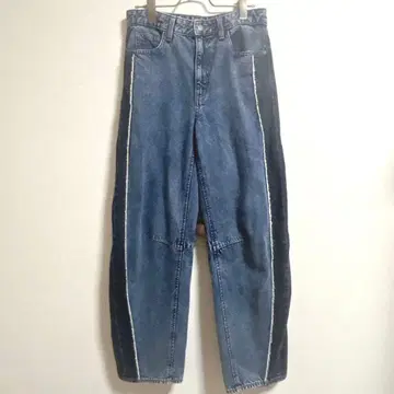 GU 투톤 배럴 레그 청바지 M 사이즈