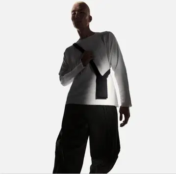 Apple iPhone Pocket ISSEY MIYAKE 롱 블랙