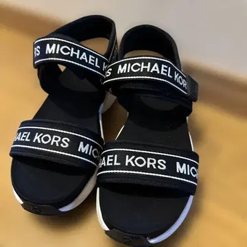 MICHAEL KORS 샌들