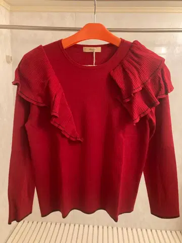 마리엘 카세트 프릴 레드 니트 스웨터 13호 사이즈