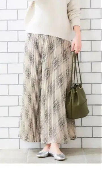 체크 쉬폰 플리츠 스커트 르 쿠르 블랑