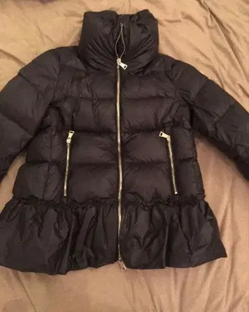 MONCLER 프릴 장식 다운 자켓 블랙 사이즈 1