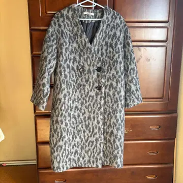 RADIATE 레오파드 무늬 하프 코트