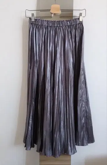 Ballisey 실버 플리츠 롱 스커트