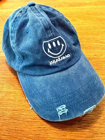 오버프린트 스마일 로고 캡