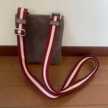 브라운 스트라이프 숄더백 BALLY