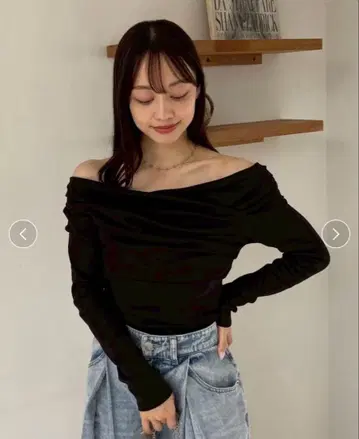 프레이 아이디 개더 오프숄더 티셔츠 블랙