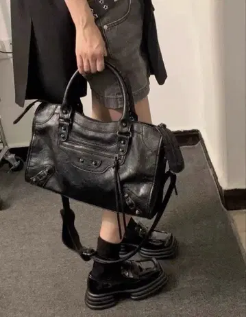 [ 연내 게재 ] city bag grunge y2k black 숄더백
