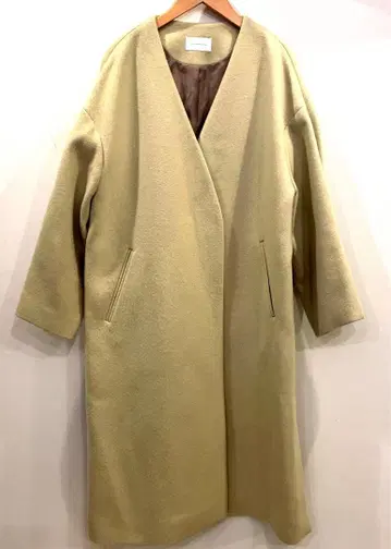 그린 레이블 릴랙싱 노카라 코트