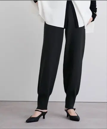 미사용 새상품 유어스 니트 조거 팬츠 블랙