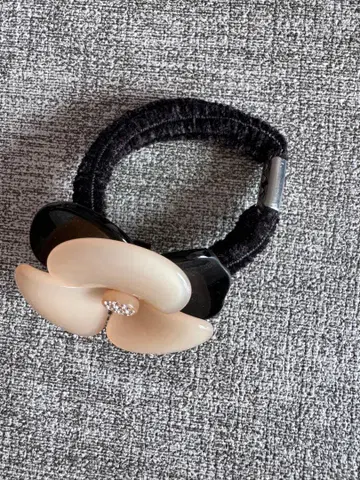 꽃 모티브 머리끈