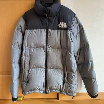 새상품급 THE NORTH FACE 다운 자켓 M 사이즈 그레이/블랙